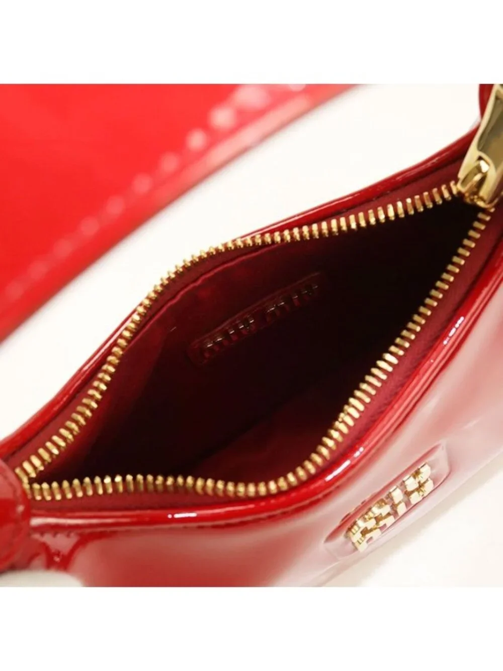 Miu Miu Miu Hobo Handbag Patent Leather